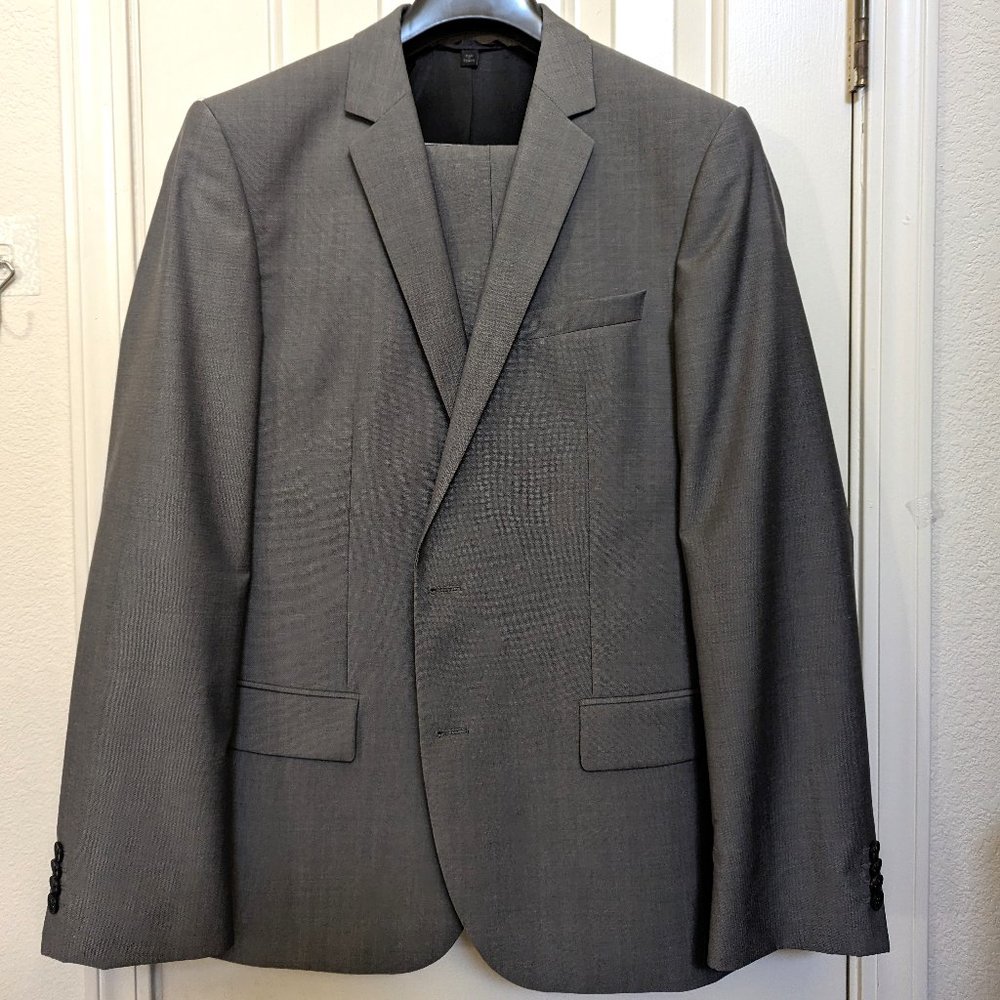 (SOLD) Hugo Boss Virgin Wool Extra Slim Fit Suit 40S (Jacket + Pants)